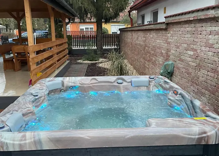 Ponty Apartment Kunfeherto